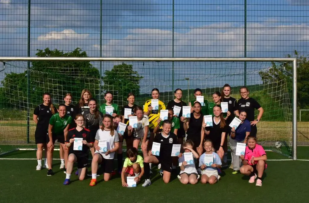 Tag des Mädchenfussballs | Spielbericht: U15-Juniorinnen 5:4 TuS Sundern